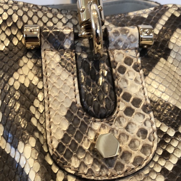 🎉HPx2🎉 100% Authentic Gucci Python Bag with bamboo handles - Picture 5 of 7